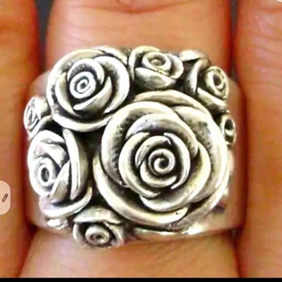 Ring size 6 - Picture 2 of 3